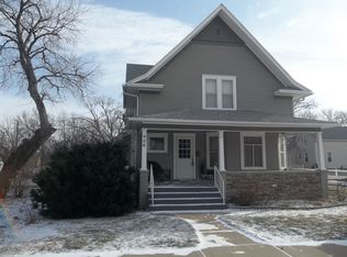 606 Capital St, Yankton, SD 57078