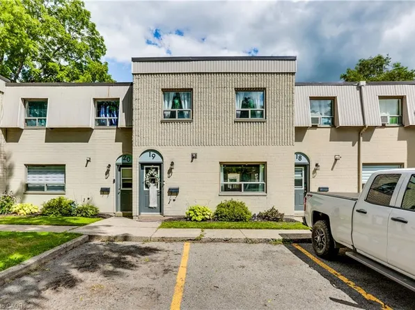 271 Thames St N #19, Ingersoll, ON N5C 3T6