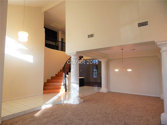 4th image of 3844 Windansea St