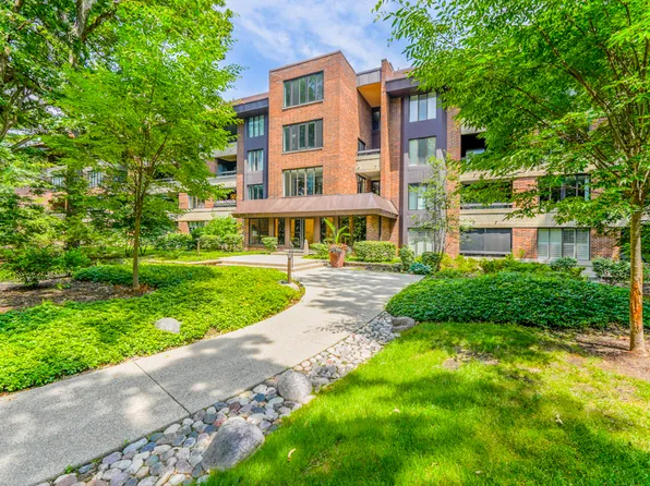 1401 Burr Oak Rd APT 108B, Hinsdale, IL 60521