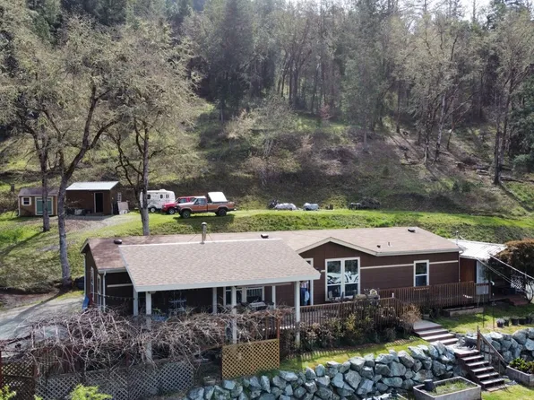 463 Huffman St, Canyonville, OR 97417