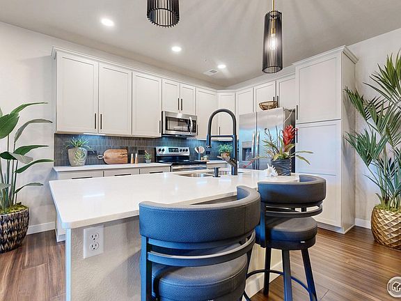 2nd image of 4115 N Park Dr #101
