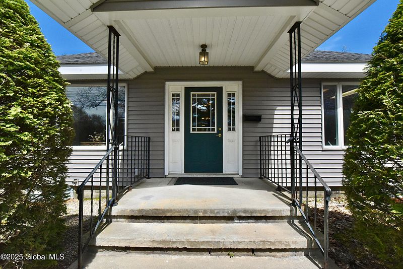 5th image of 189 2nd Avenue