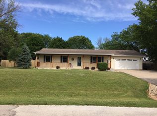 205 Mockingbird Ln, Le Roy, IL 61752