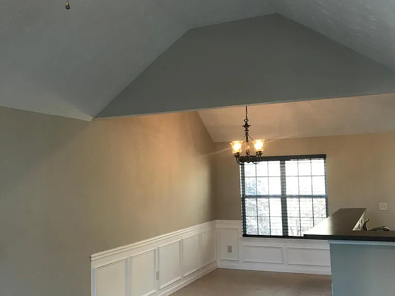 655 Escalade Dr — Photo 4