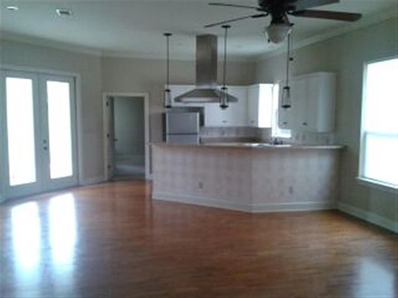 4th image of 809 N Tarragona St