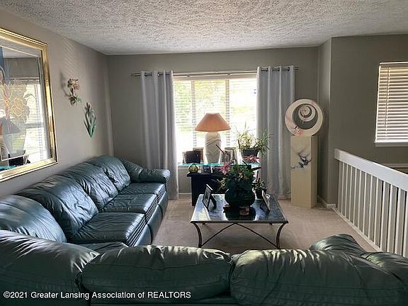 4th image of 2025 Bradwell Ct
