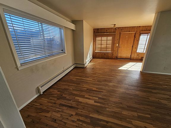 4th image of 831 S 6th St