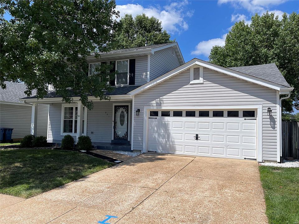 1st image of 901 Oakwood Farms Ln