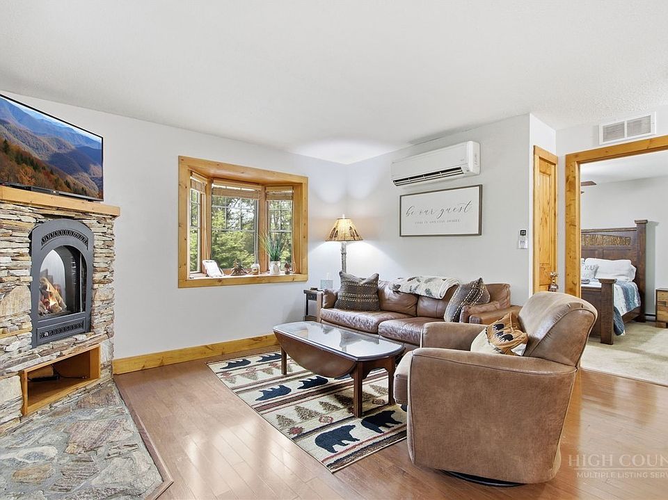 1st image of 218 Elk Hill Road #1