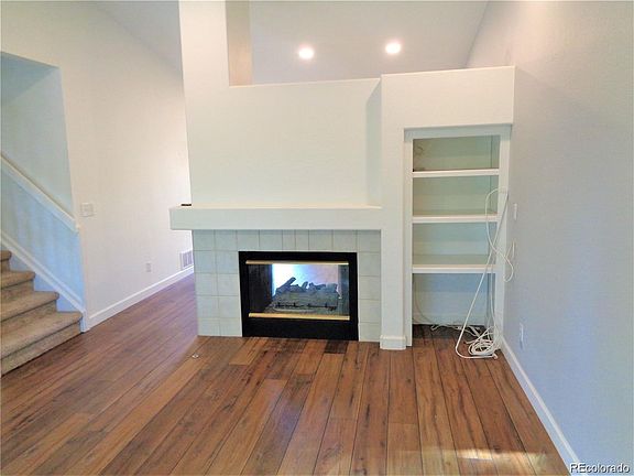 5th image of 10482 Hyacinth St