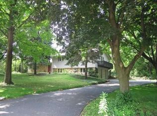 1S171 Pine Ln, Lombard, IL 60148