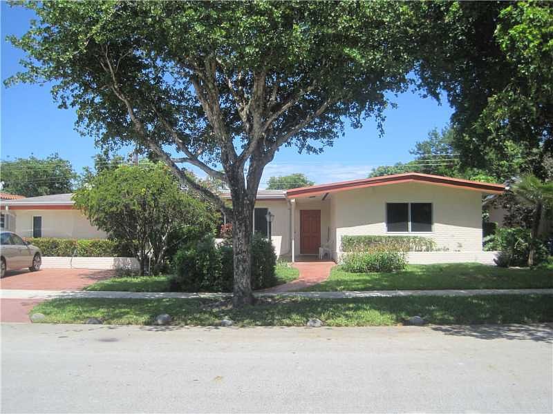 1st image of 19411 NE 18th Pl