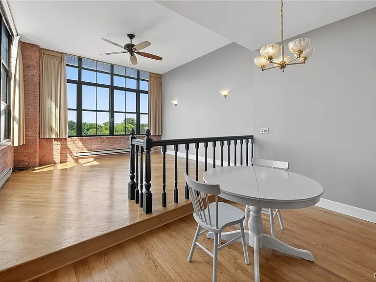 526 Plum St #402 — Photo 12