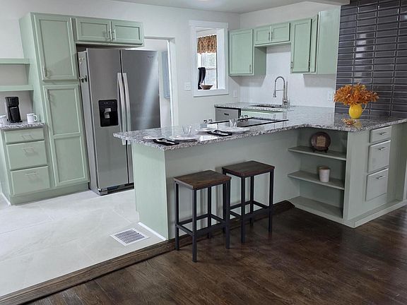 4th image of 2041 Sherwood Rd