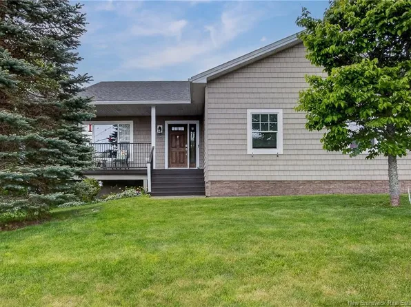 8 Harris Rd, Grand Bay Westfield, NB E5K 1N2