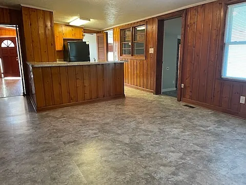 3 bed, 2.0 bath, 1998 sqft, $1,095 — Photo 3