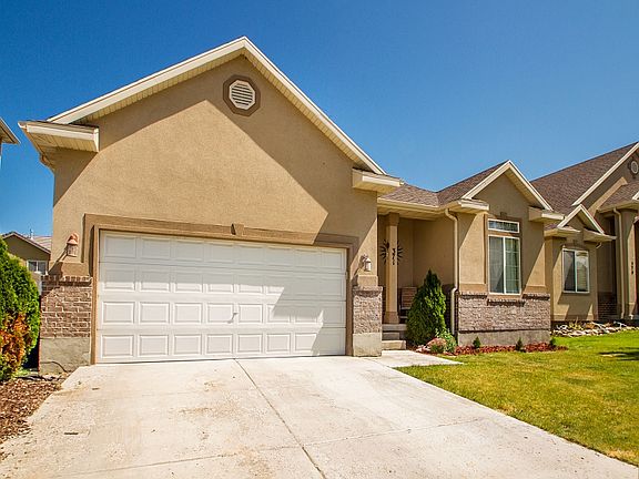 2nd image of 371 Lourdes Ln