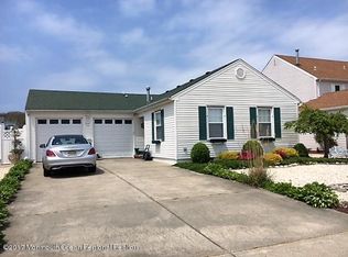 90 Storm Jib Ct, Bayville, NJ 08721