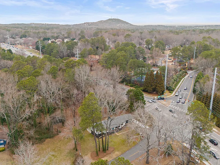 3285 Marlanta Dr — Photo 41