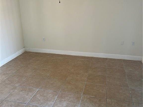 4th image of 7842 N Coronet Ct