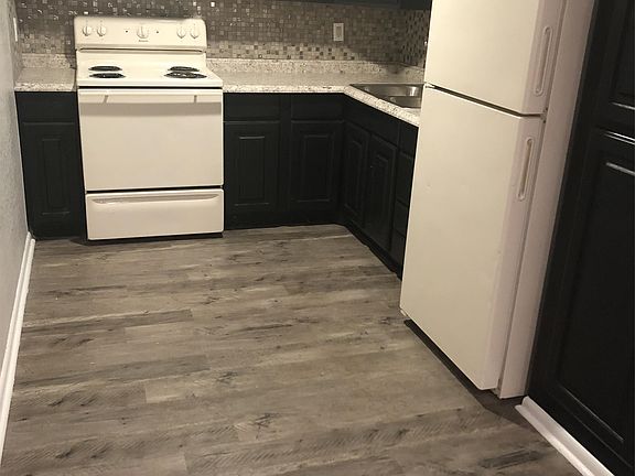 3rd image of 2601 S Olive St #8