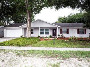 2202 Spyglass Hill Cir, Valrico, FL 33596