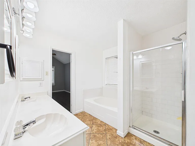 3718 Brookwood Dr — Photo 16