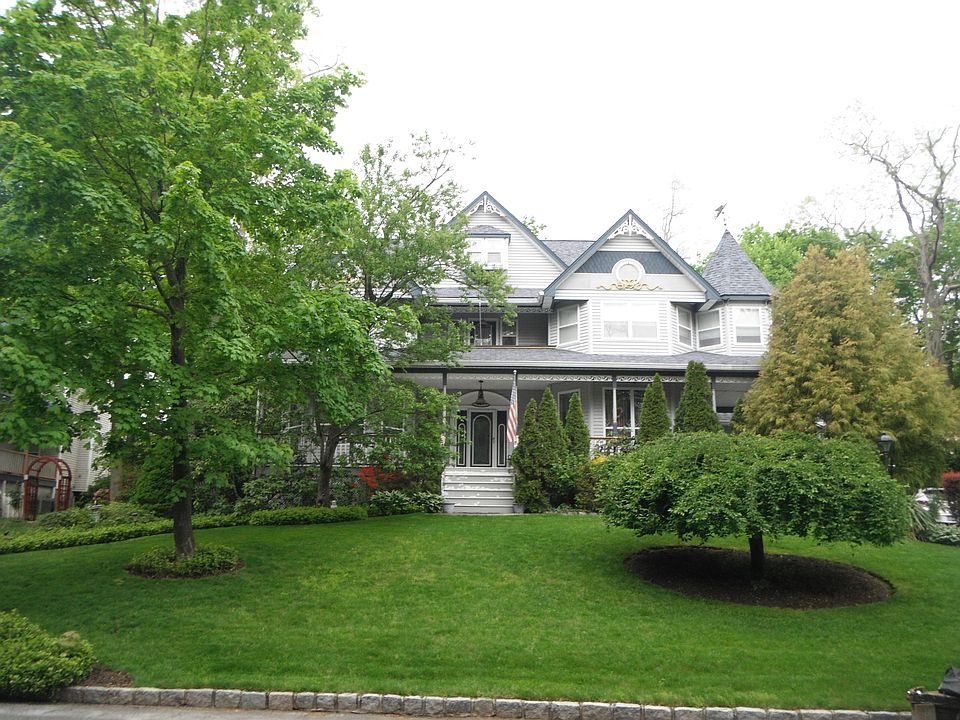 1st image of 19 Salem Dr