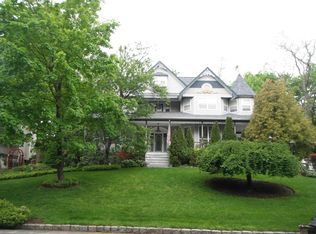 19 Salem Dr, Stony Brook, NY 11790
