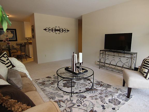 3rd image of 1760 Halford Ave Unit 269