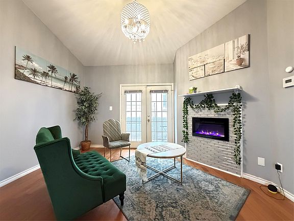 2nd image of 2509 Pearl St APT 7