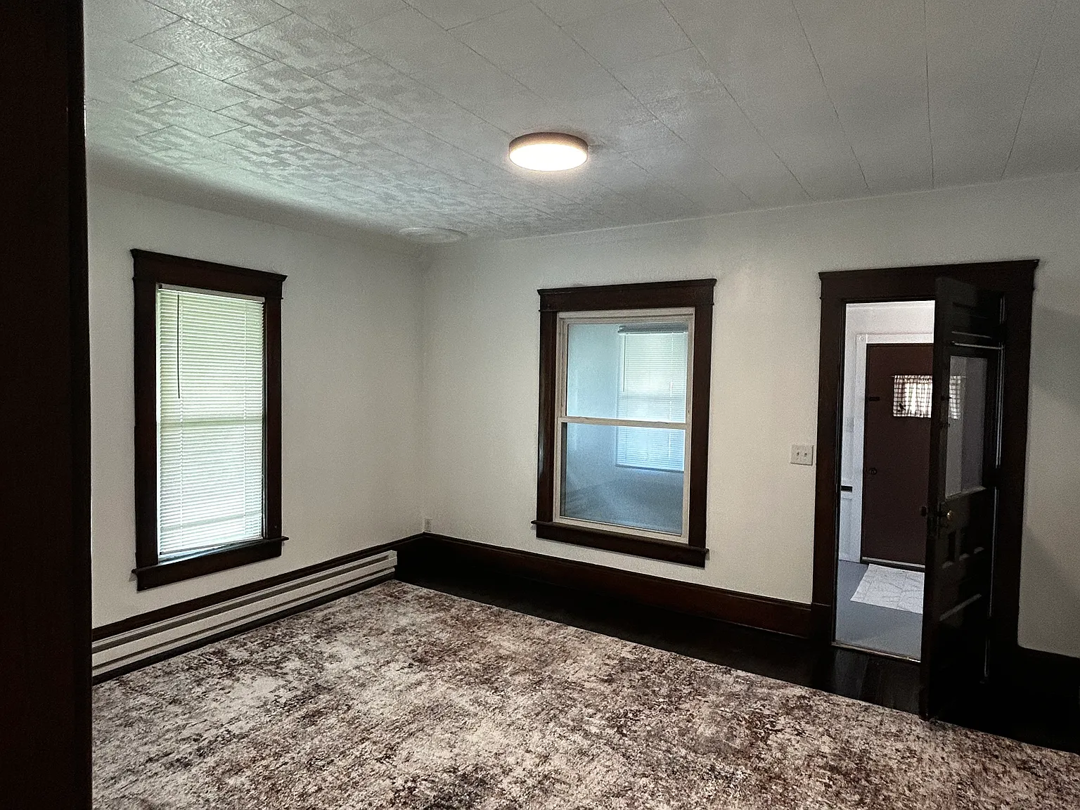 Studio, 300 sqft, $750 — Photo 2