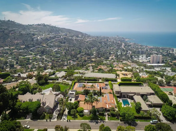 7770 Starlight Dr, La Jolla, CA 92037