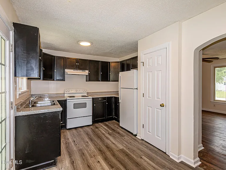 717 New River Dr — Photo 14