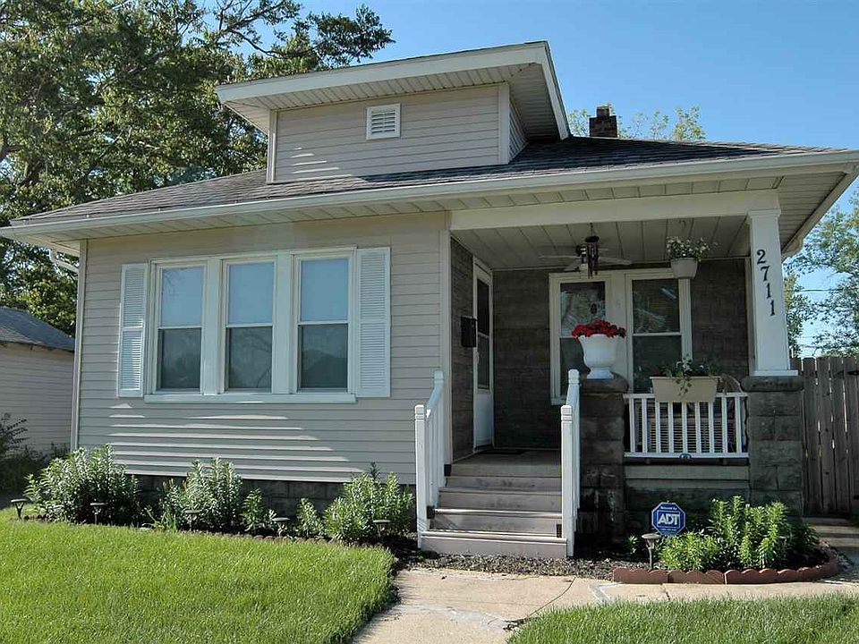1st image of 2711 W 6th St