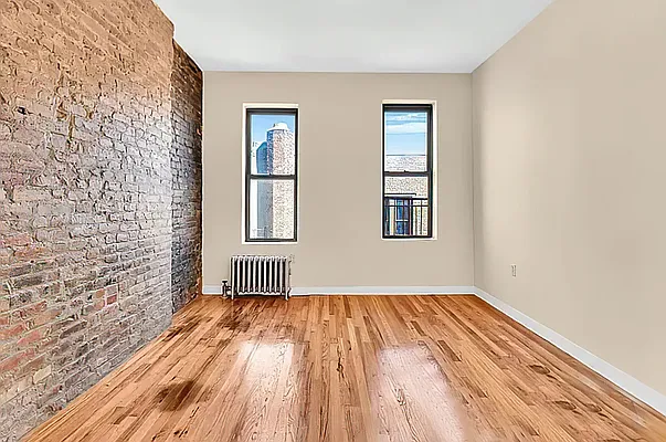 Rented by The Agency | media 10