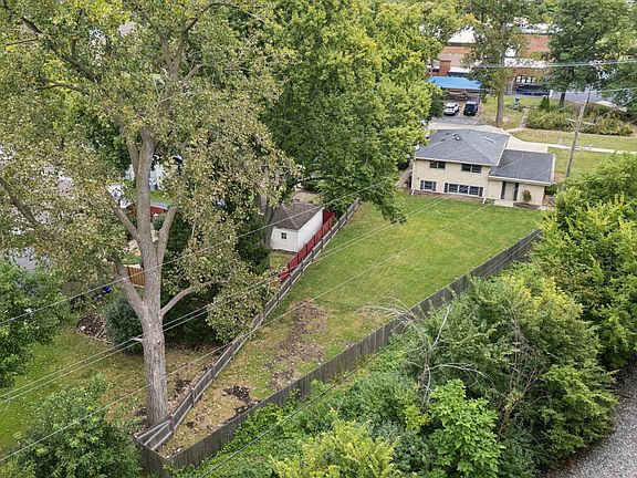 4th image of 652 S Poplar Ave