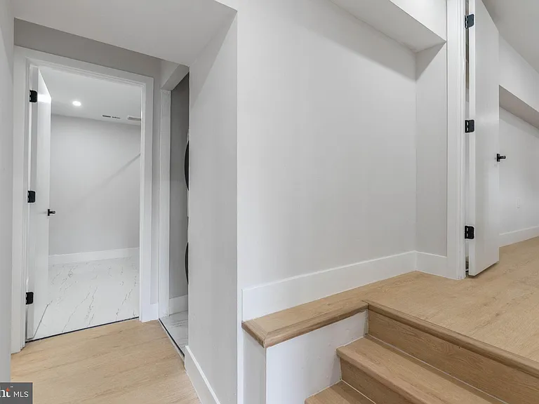 4522 Baker St #2 — Photo 7