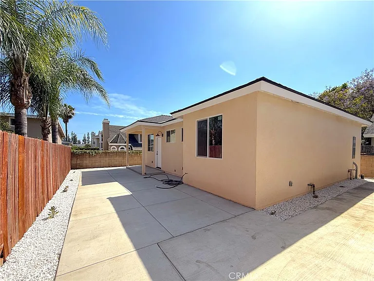408 Almond Ave #1 — Photo 15