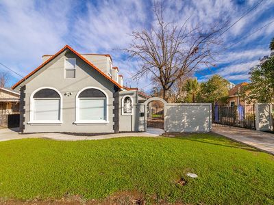 4049 Washington Ave, Sacramento, CA, 95820