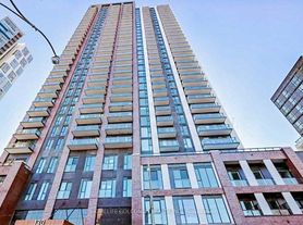 130 River St W