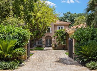 2037 Secoffee St, Miami, FL 33133