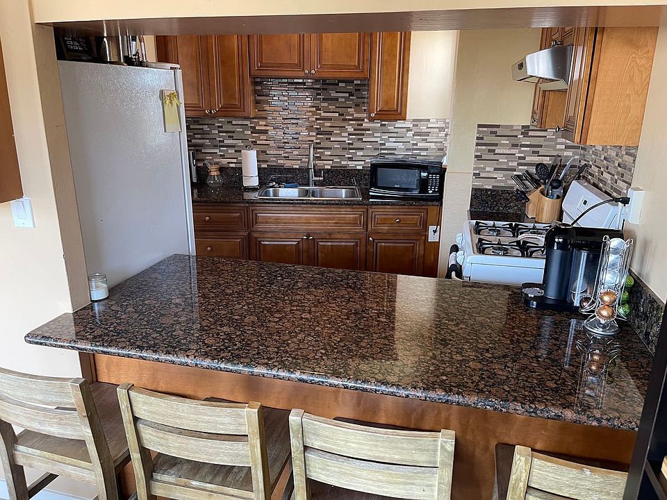 2nd image of 507 E Balboa Blvd #B