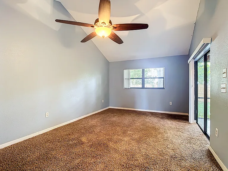 2108 Jonathan Ln — Photo 23