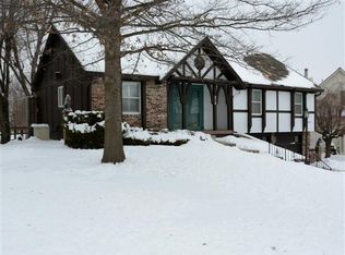 212 NW Redwood Ct, Lees Summit, MO 64064