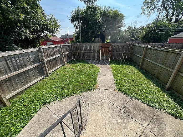 524 N Champion Ave — Photo 17