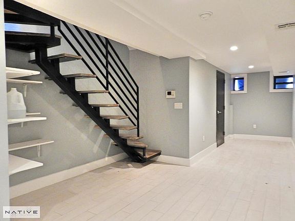 3rd image of 605 Onderdonk Ave #1