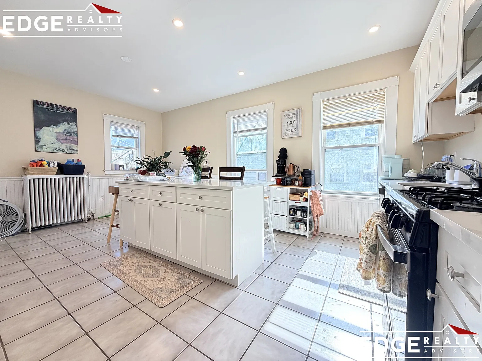 5 bed, 2.0 bath, $5,050 — Photo 3