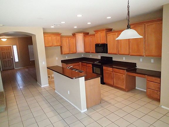 Large kitchen with nice appliances